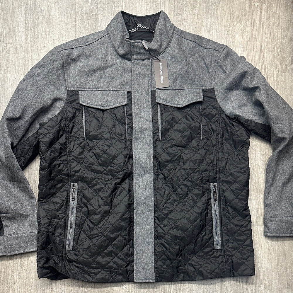 NWT MICHAEL KORS MEN
GORGEOUS JACKET SIZE xxl